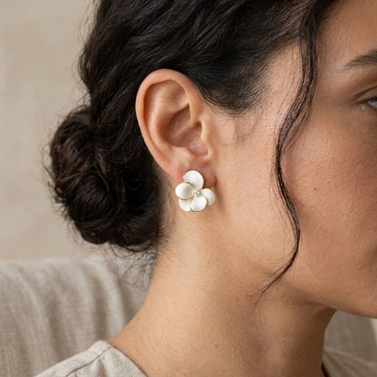 Aretes Magnolia Blanca